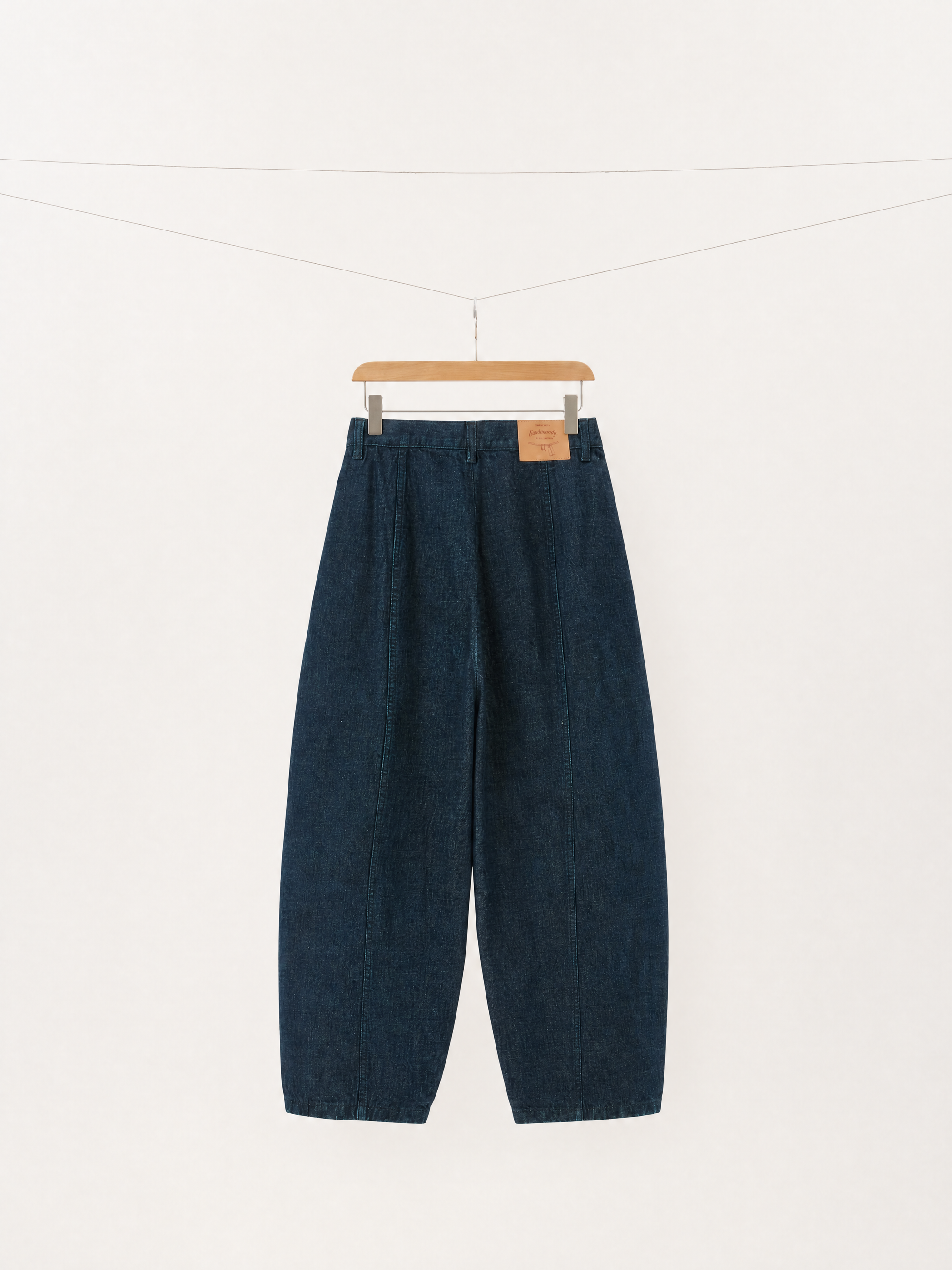 Aurora Wash Barrel Leg Jeans